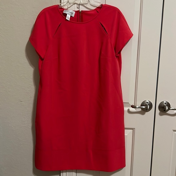 Donna Morgan Dresses & Skirts - Donna Morgan cap sleeve shift dress